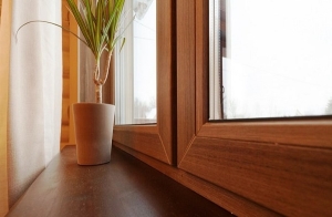 پنجره وین تک طرح چوب در گلوگاه